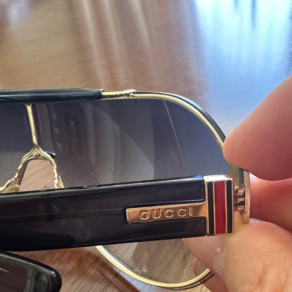 Gucci Gold Frame Shield Sunglasses – Gradient Lens, Oversized Designer Shades - Picture 9 of 16